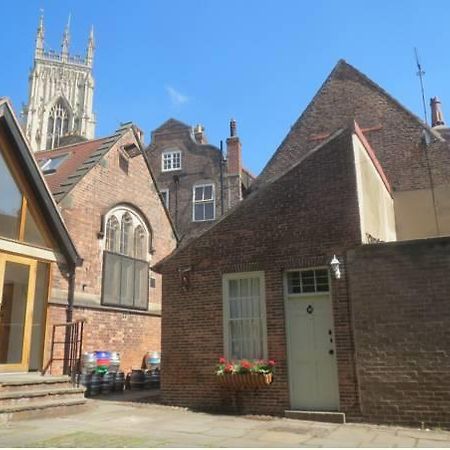 Trembling Madness Apartments York Luaran gambar